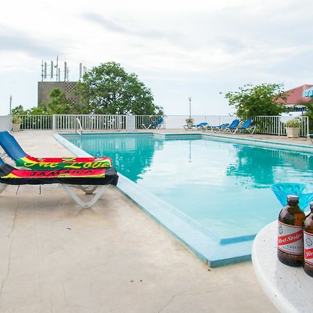 Montego Bay Club Apartments Exteriör bild