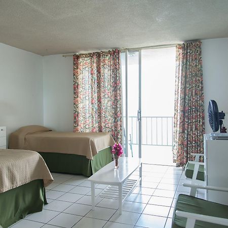 Montego Bay Club Apartments Exteriör bild