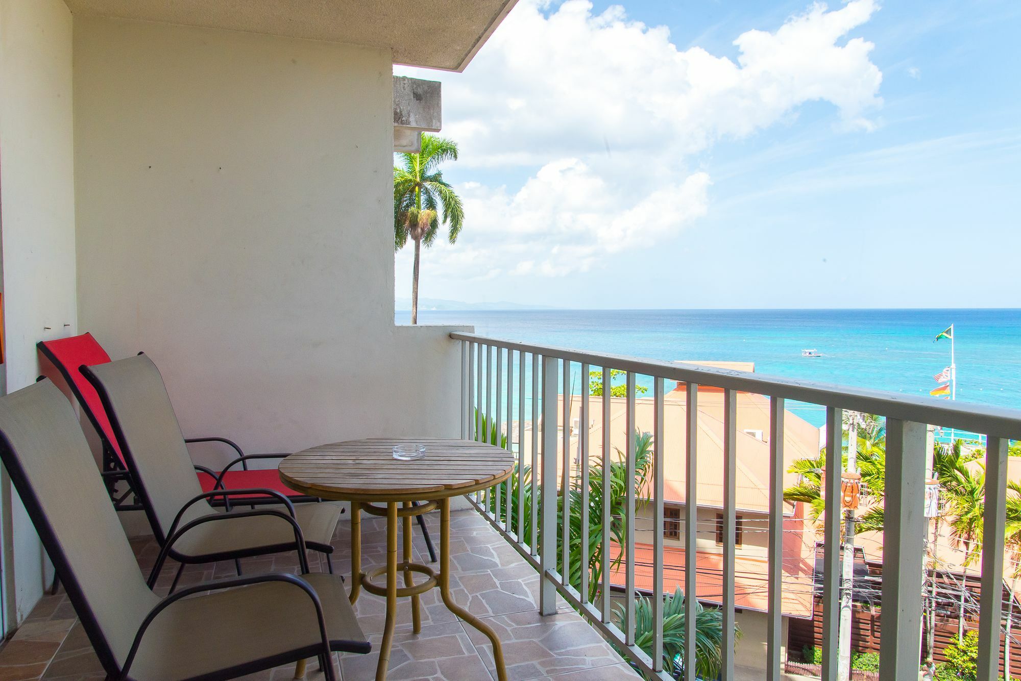 Montego Bay Club Apartments Exteriör bild